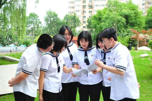 年轻学生呼吁网络游戏进行分级｜如果我是委员平台的学生，我会在两会上特别报道①